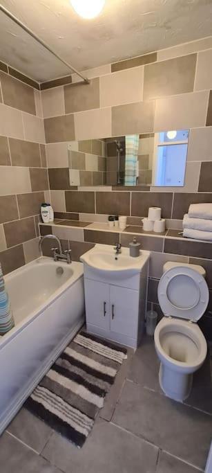 Private 2 Bed Flat Close To Excel & City Airport Londra Exterior foto